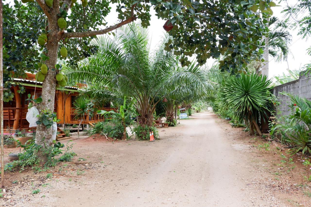 Baansuan Resort Don Sak Extérieur photo
